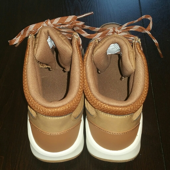 ●SOLD● NWT Women's Universal Thread Bergen Quilted Hiker Tan Ankle Booties Boots - Picture 8 of 10